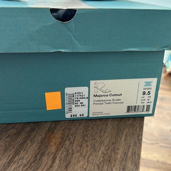 Tom’s Majorca Cutout chunky heals size: 9.5 - Picture 2 of 5